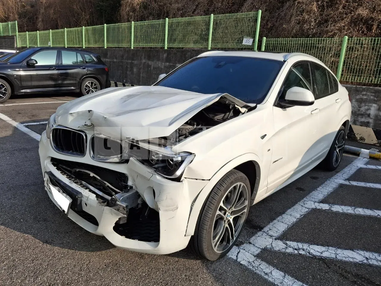 Photo 2 of 11: 2018 BMW X4 xDrive 20d, VIN WBAXX1101J0Y53830 — Korean insurance auction