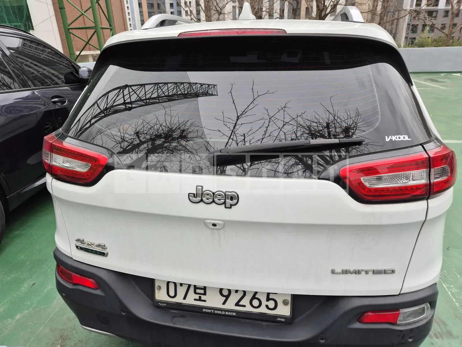 Photo 2 of 6: 2017 Jeep Zip Cherokee 2.2 4WD, VIN 1C4PJMDU8HW620216 — Korean insurance auction