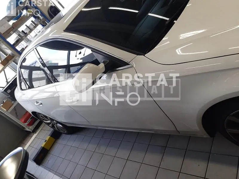 Photo 2 of 8: 2015 Audi A4, VIN WAUZZZ8K1FN030706 — Korean insurance auction