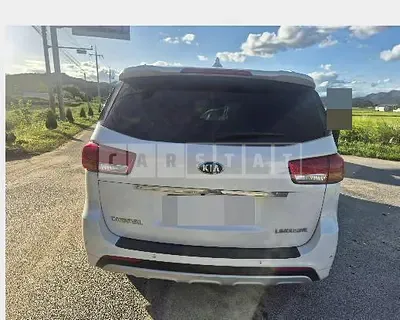 Photo 1 of 12: 2015 Kia Carnivals — Korean insurance auction