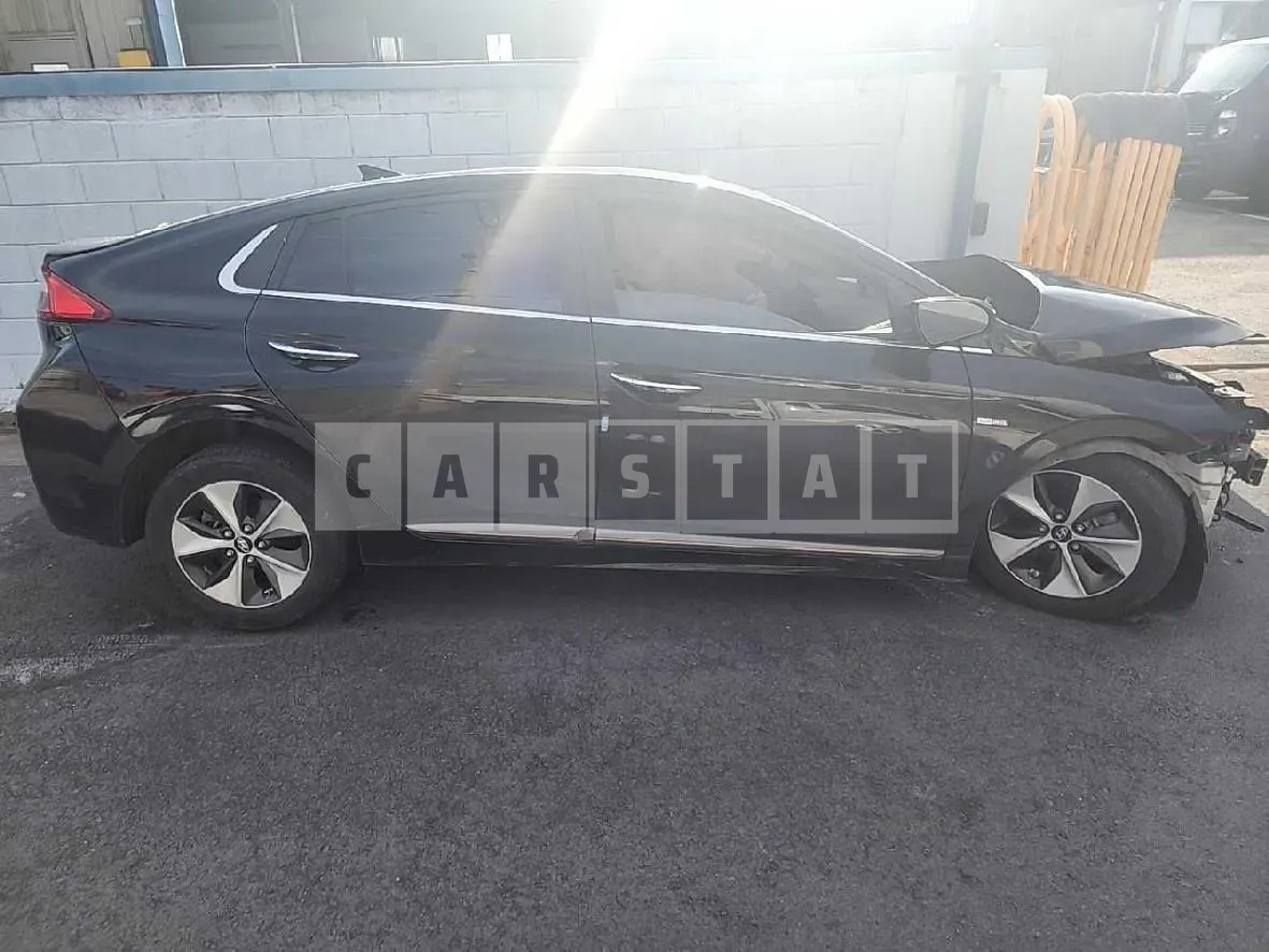 Photo 2 of 10: 2016 Hyundai IONIQ Electric, VIN KMHC051HFHU000646 — Korean insurance auction