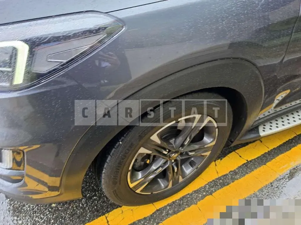 Photo 2 of 11: 2018 Hyundai Tucson TL — Korean insurance auction