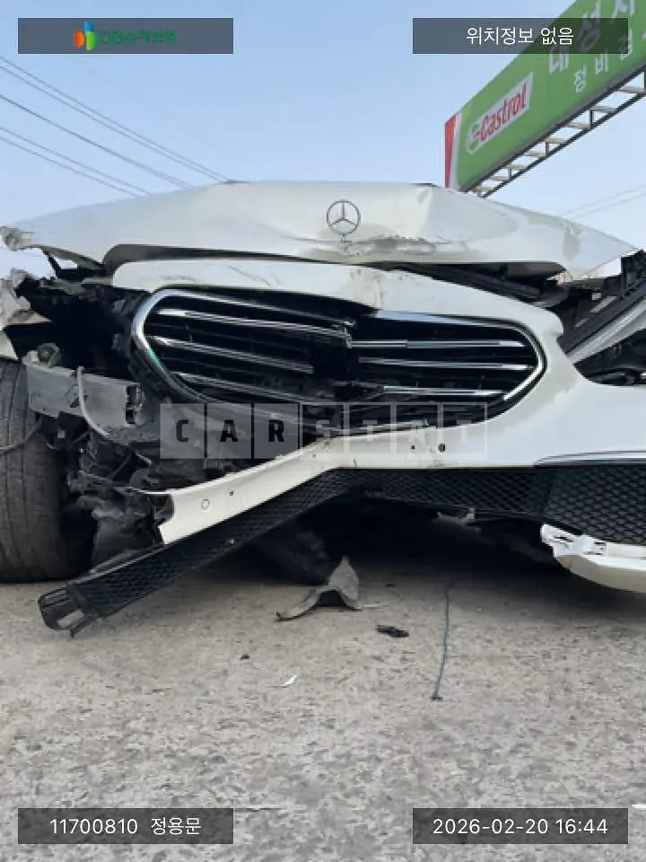 Photo 2 of 32: 2022 Mercedes-Benz E250, VIN W1KZF4FB3NB056490 — Korean insurance auction
