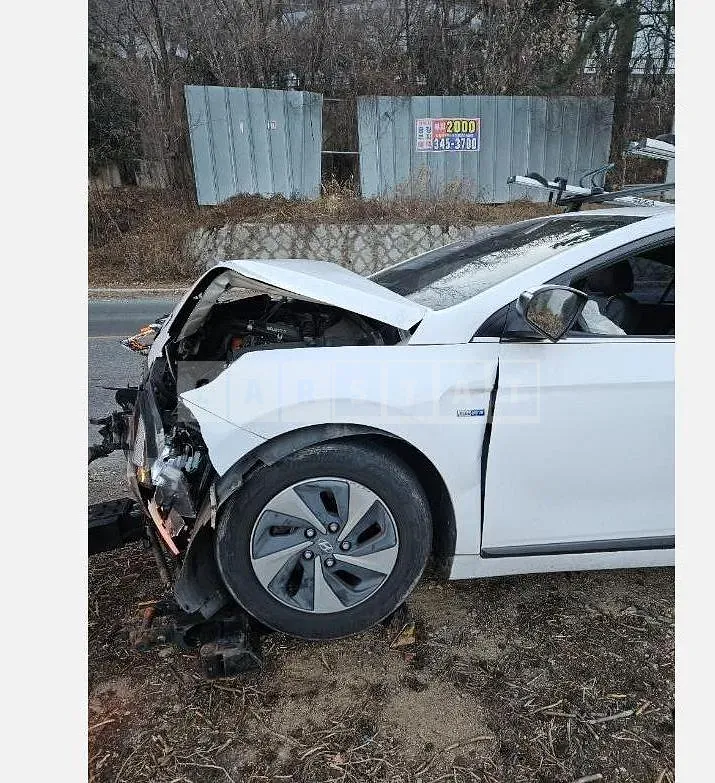 Photo 2 of 10: 2017 Hyundai IONIQ Hybrid — Korean insurance auction