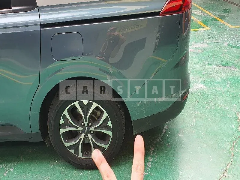 Photo 3 of 3: 2022 Kia (parts) Carnival Wheel — Korean insurance auction