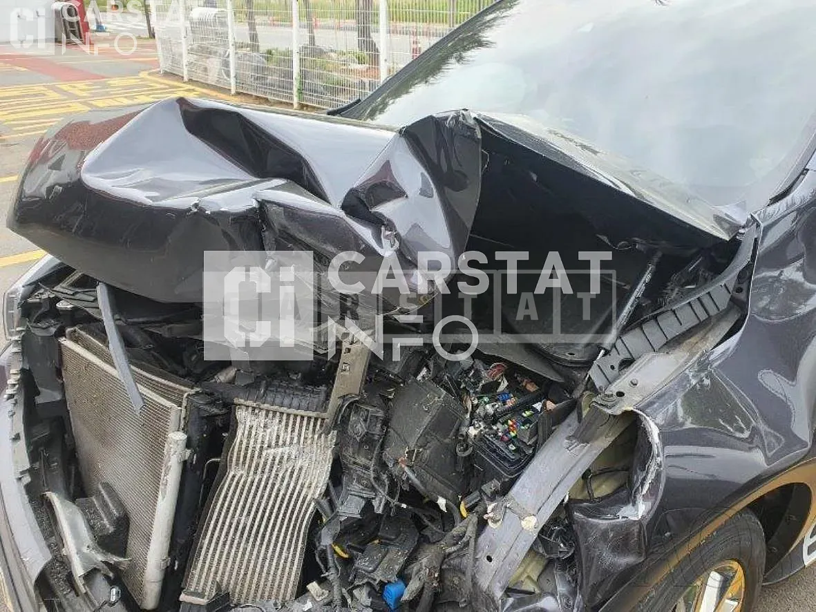 Photo 2 of 19: 2016 Kia Sorento, VIN KNAPK81BDHA310421 — Korean insurance auction