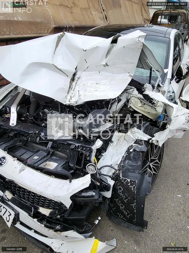 Photo 2 of 13: 2021 Kia Stinger, VIN KNAE551CDMS098414 — Korean insurance auction