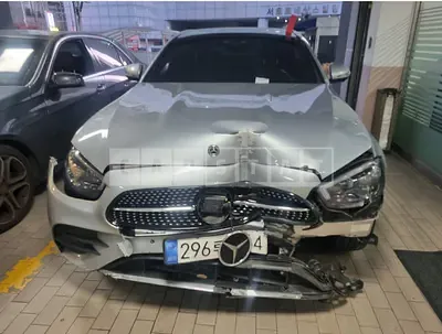 Photo 1 of 37: 2022 Mercedes-Benz E350 4Matic — Korean insurance auction