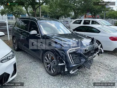 2022 BMW BMW X7 M50i