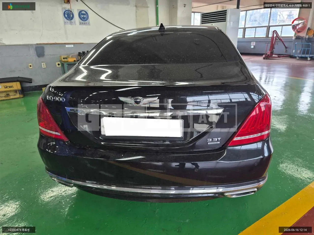 Photo 2 of 22: 2018 Hyundai Genesis EQ900, VIN KMHG341ADJU053895 — Korean insurance auction