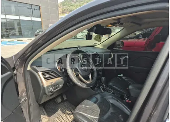 Photo 2 of 10: 2015 Jeep Cherokee — Korean insurance auction