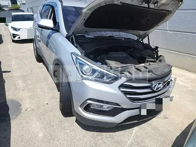 Photo 1 of 38: 2016 Hyundai Santa Fe DM, VIN KMHSW81UBGU660049 — Korean insurance auction