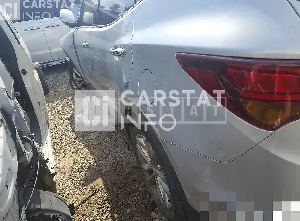 Photo 2 of 21: 2016 Hyundai Santa Fe 2.0, VIN KMHSW81UBGU686171 — Korean insurance auction