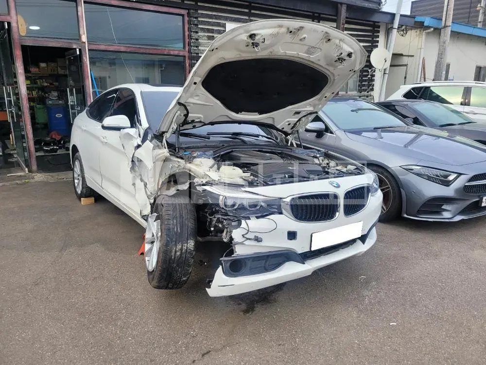 Photo 2 of 16: 2018 BMW 320d GT, VIN WBA8T3101JG804873 — Korean insurance auction
