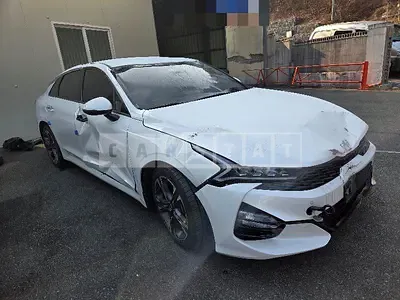 Photo 1 of 18: 2023 Kia K5 — Korean insurance auction