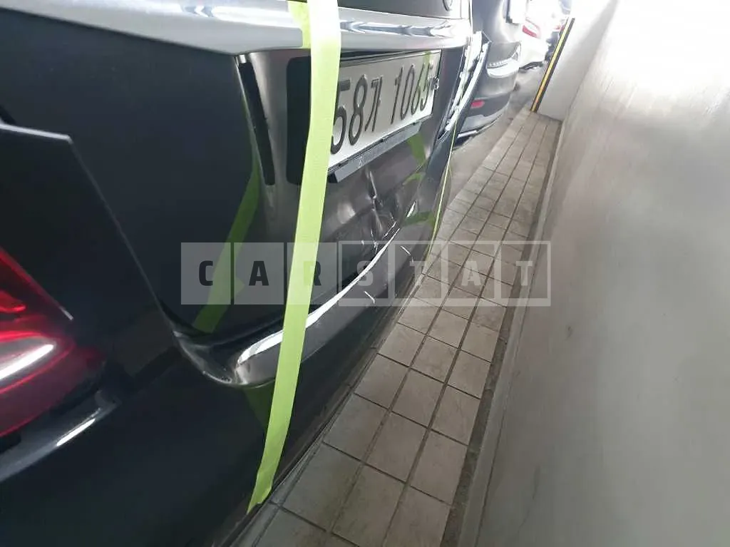 Photo 2 of 37: 2017 Mercedes-Benz E220d, VIN WDDZF0EB3HA071298 — Korean insurance auction
