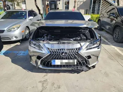 Photo 1 of 21: 2024 Lexus ES300h — Korean insurance auction
