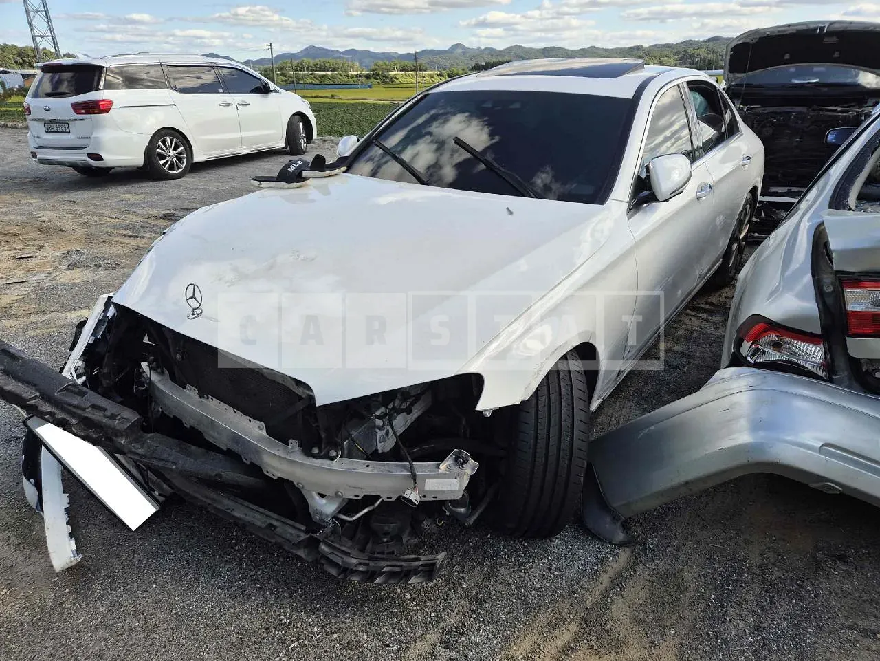Photo 2 of 20: 2019 Mercedes-Benz E300, VIN WDDZF4JB4KA572866 — Korean insurance auction