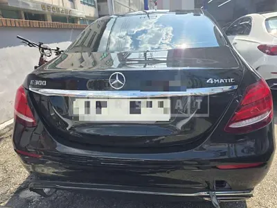 Photo 1 of 19: 2017 Mercedes-Benz E300 4Matic — Korean insurance auction