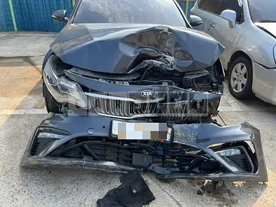Photo 1 of 17: 2018 Kia K5 2.0 — Korean insurance auction