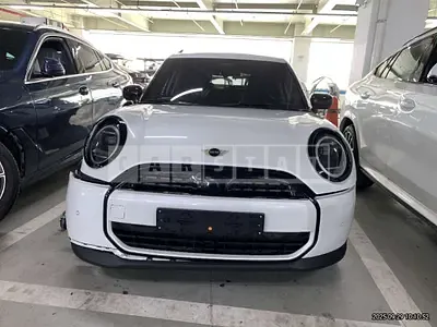 Photo 1 of 13: 2025 MINI Cooper C Five-Door — Korean insurance auction
