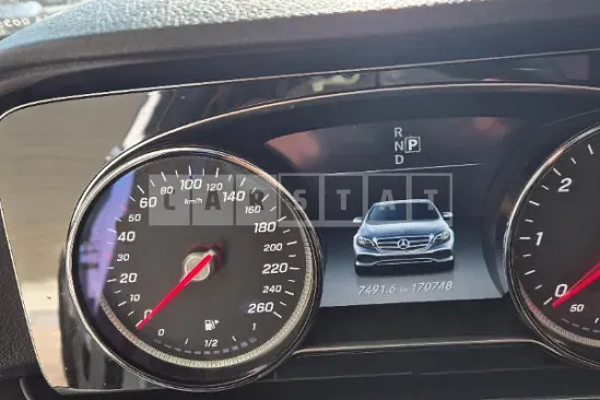 Photo 2 of 12: 2017 Mercedes-Benz E220d — Korean insurance auction