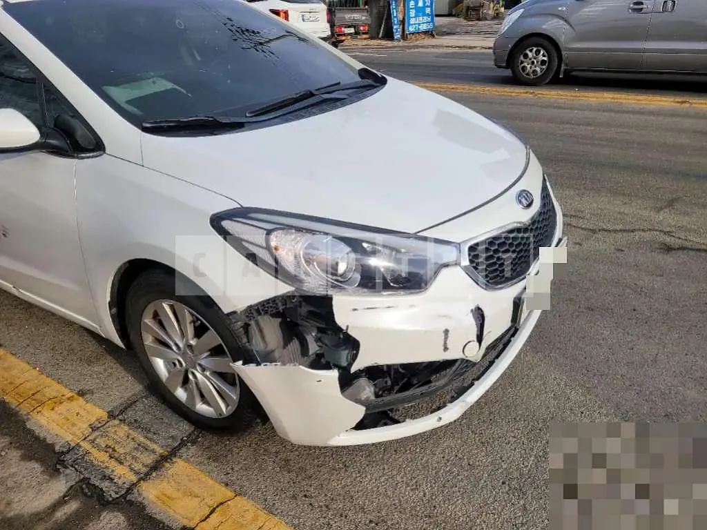 Photo 2 of 4: 2015 Kia Kz — Korean insurance auction