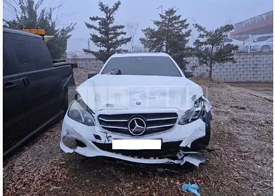 Photo 1 of 22: 2015 Mercedes-Benz E220 BlueTec, VIN WDDHF0AB3FB138264 — Korean insurance auction