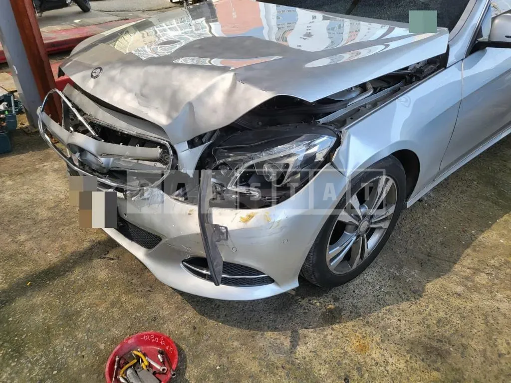 Photo 2 of 9: 2014 Mercedes-Benz E220 CDI — Korean insurance auction