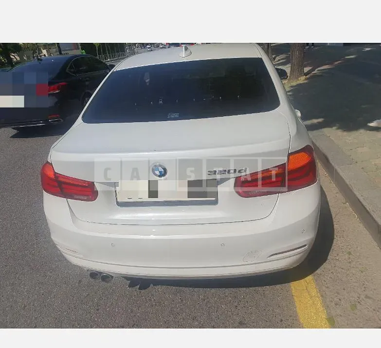 Photo 2 of 9: 2017 BMW 320d — Korean insurance auction