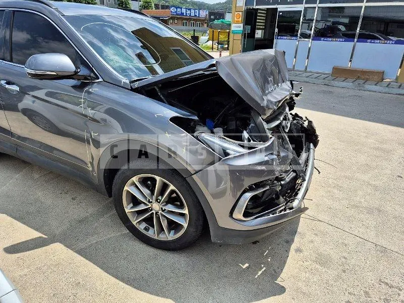 Photo 2 of 7: 2016 Hyundai Santa Fe — Korean insurance auction