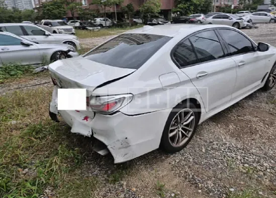 Photo 2 of 16: 2017 BMW 530i xDrive — Korean insurance auction