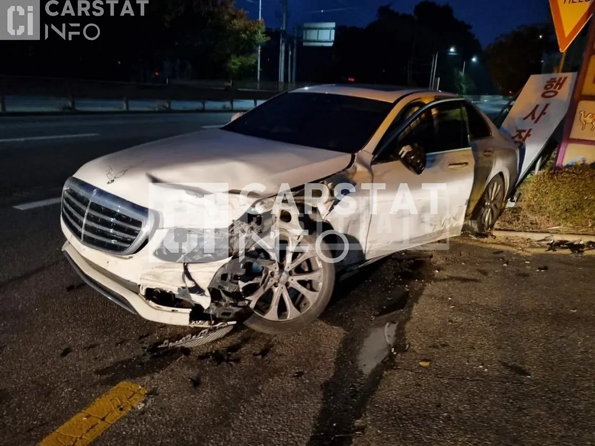 Photo 2 of 5: 2016 Mercedes-Benz E 220 d, VIN WDDZF0EB7HA094258 — Korean insurance auction
