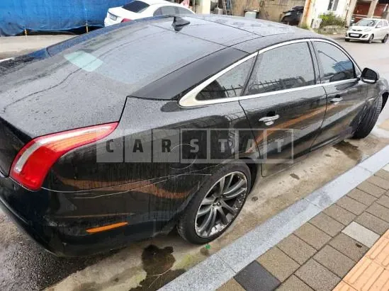 Photo 2 of 7: 2015 Jaguar XJ 3.0d, VIN SAJAA2222FNV75371 — Korean insurance auction