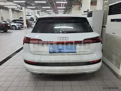 Photo 1 of 33: 2022 Audi e-tron 55 quattro, VIN WAUZZZGE4NB034003 — Korean insurance auction