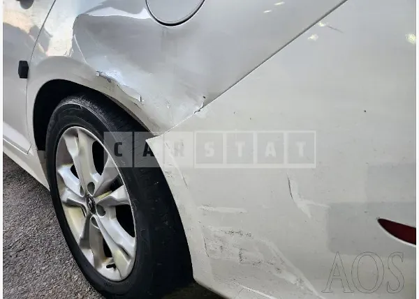 Photo 2 of 18: 2015 Kia K5, VIN KNAGN418BFA591598 — Korean insurance auction