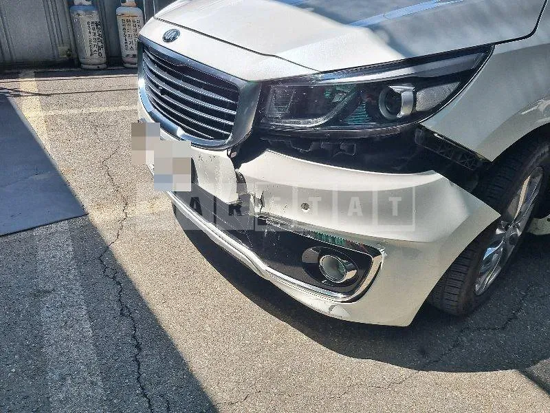 Photo 2 of 39: 2017 Kia Carnivals — Korean insurance auction