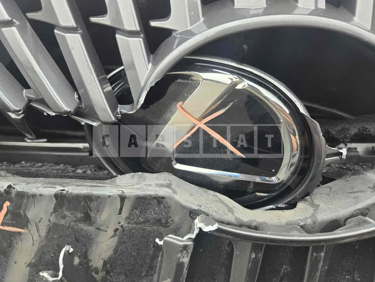 Photo 2 of 48: 2023 Lexus Es 300h, VIN JTHBA1C13P2015881 — Korean insurance auction
