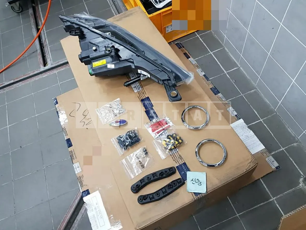Photo 2 of 5: 2019 Maserati (parts) Levante Headlamp — Korean insurance auction