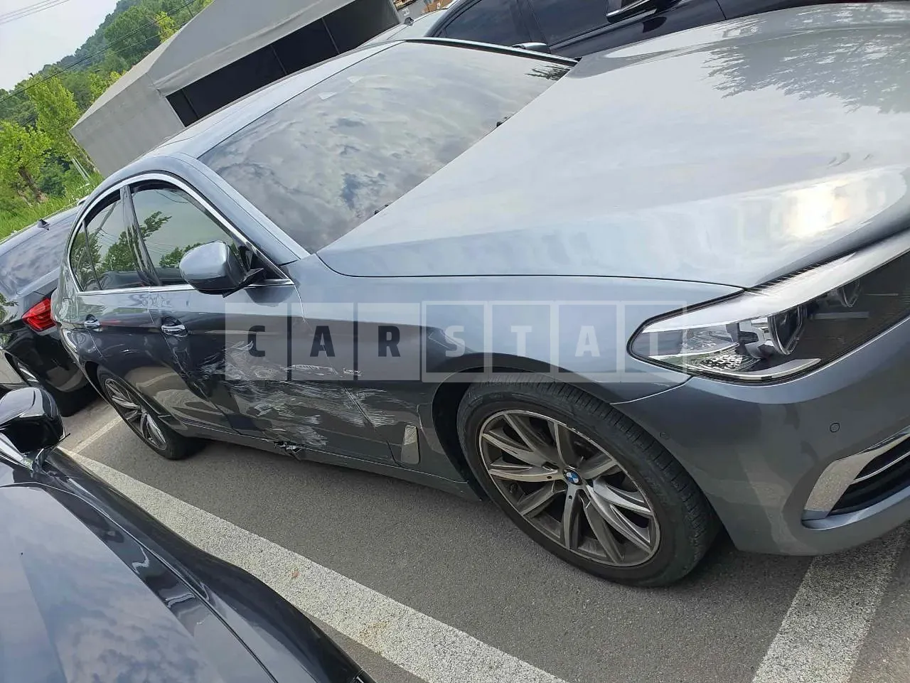 Photo 2 of 17: 2018 BMW 520i, VIN WBAJK7105JBP72339 — Korean insurance auction