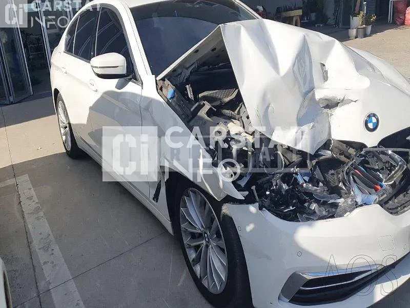 Photo 2 of 15: 2019 BMW 530i Luxury, VIN WBAJD3106KB317066 — Korean insurance auction
