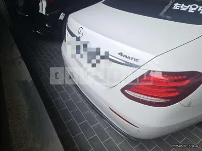 Photo 1 of 27: 2018 Mercedes-Benz E300 4Matic — Korean insurance auction