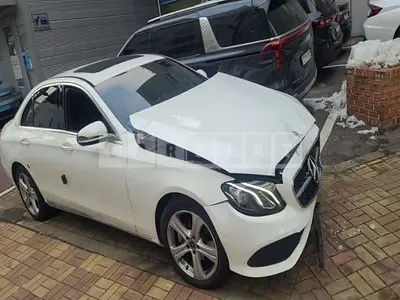 2017 Mercedes-Benz E 200