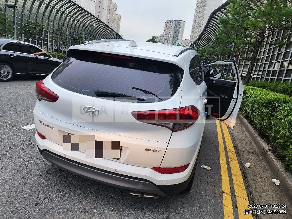 Photo 2 of 9: 2016 Hyundai Tucson TL 2.0, VIN KMHJ381ABGU181506 — Korean insurance auction