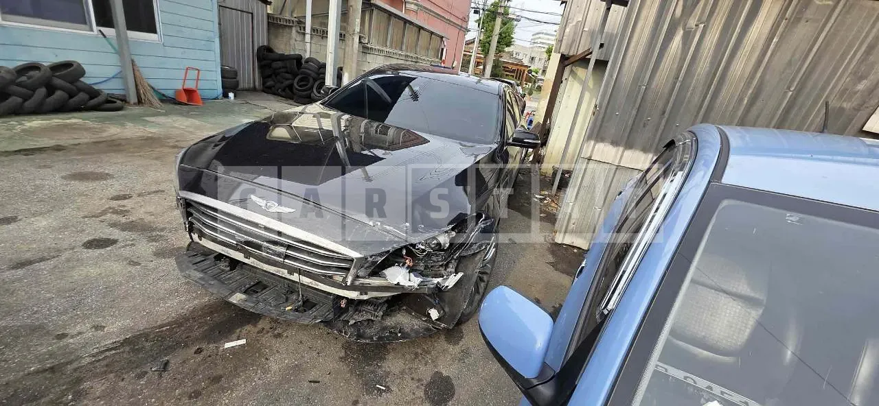 Photo 2 of 19: 2017 Hyundai Genesis G80, VIN KMHGM41DDJU257604 — Korean insurance auction