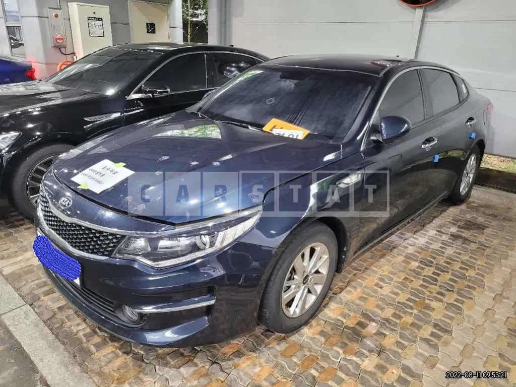 Photo 2 of 12: 2017 Kia K5, VIN KNAGS411BHA160288 — Korean insurance auction