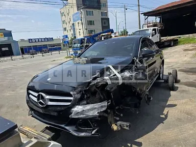 Photo 1 of 12: 2017 Mercedes-Benz C220d 4Matic — Korean insurance auction