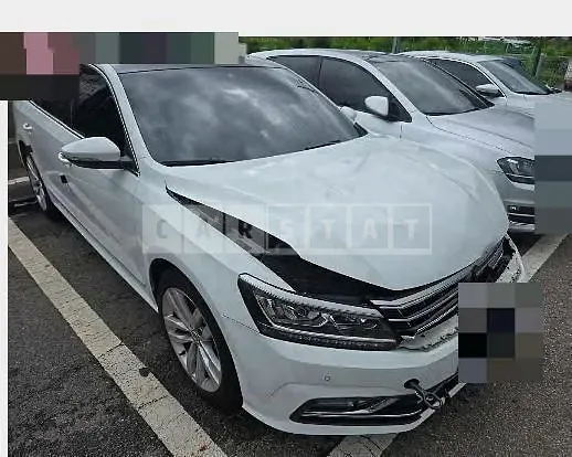 Photo 2 of 16: 2018 Volkswagen Passat 2.0 TSI — Korean insurance auction