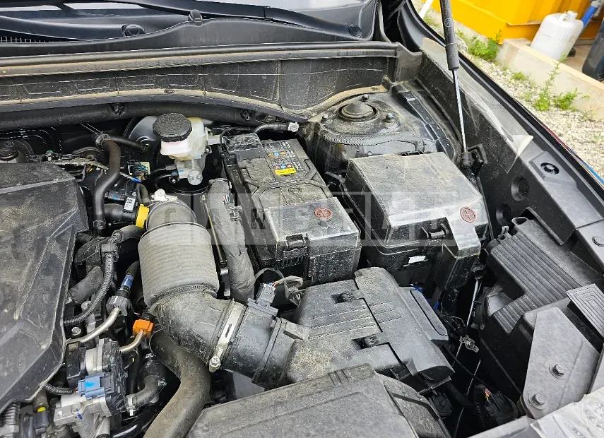 Photo 2 of 35: 2023 Kia Sorento, VIN KNARM81BHPA194911 — Korean insurance auction