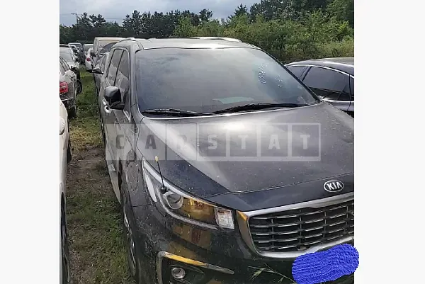 Photo 2 of 4: 2018 Kia Carnival, VIN KNAMC81ABKS480119 — Korean insurance auction